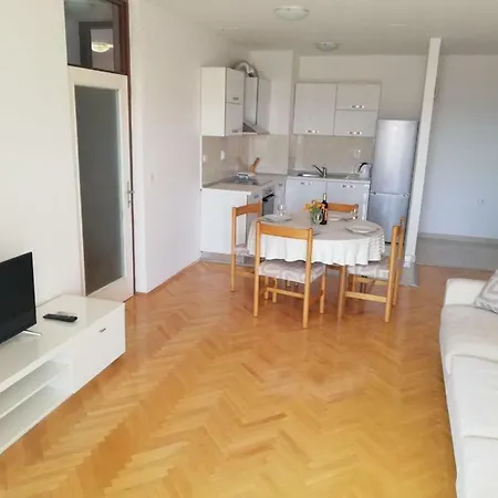 Apartman Toula * Μακάρσκα
