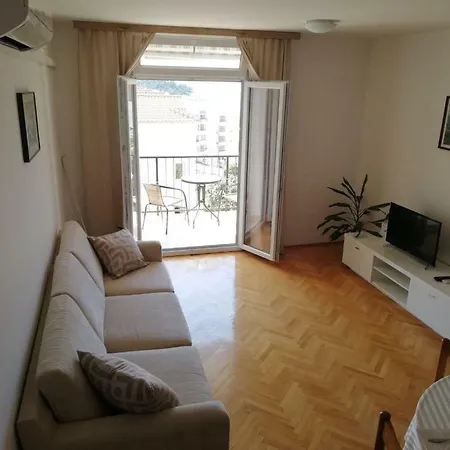 Διαμέρισμα Apartman Toula