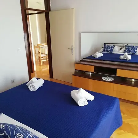 Διαμέρισμα Apartman Toula