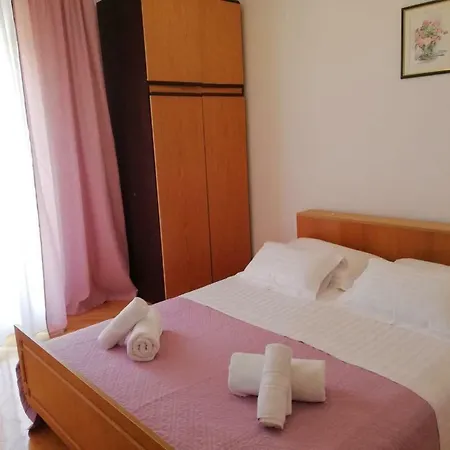 Apartman Toula * Μακάρσκα