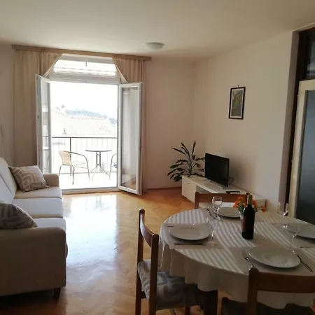 Apartman Toula ماكارسكا
